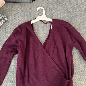 Hinge open back purple sweater gently worn